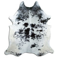 Salt & Pepper Kuhfell, ca. 210 × 180 cm, von oben fotografiert: genau das Fell, das Sie erhalten