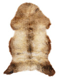 Mehrfarbiges britisches Lammfell, ca. 120 × 65 cm, von oben fotografiert: genau das Fell, das Sie erhalten