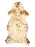 Mehrfarbiges britisches Lammfell, ca. 115 × 55 cm, von oben fotografiert: genau das Fell, das Sie erhalten