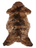 Mehrfarbiges britisches Lammfell, ca. 120 × 60 cm, von oben fotografiert: genau das Fell, das Sie erhalten