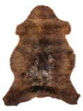 Braunes Lammfell, ca. 100 × 65 cm, von oben fotografiert: genau das Fell, das Sie erhalten
